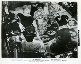 Shirley MacLaine feet photo thumbnail