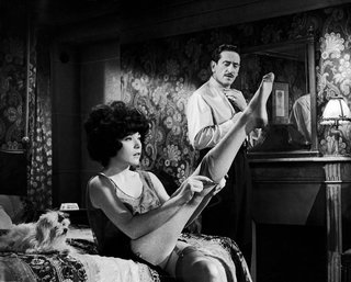 Shirley MacLaine feet photo thumbnail