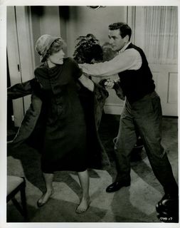 Shirley MacLaine feet photo thumbnail