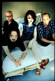 Shirley Manson feet photo thumbnail