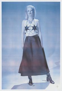 Shirley Manson feet photo thumbnail