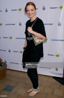 Shirley Manson feet photo thumbnail