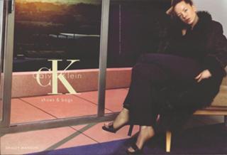 Shirley Manson feet photo thumbnail