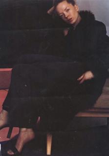Shirley Manson feet photo thumbnail