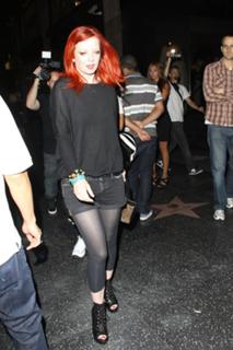 Shirley Manson feet photo thumbnail