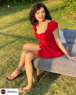 Shirley Setia feet photo 4