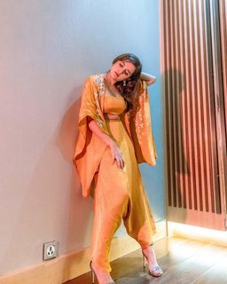 Shirley Setia feet photo 9