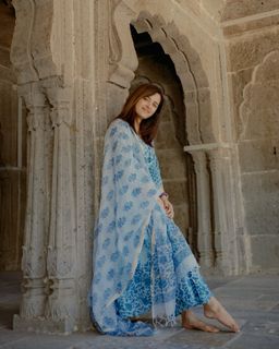 Shirley Setia feet photo 17