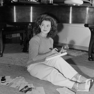Shirley Temple feet photo 2