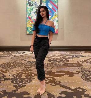 Shiva Negar feet photo 8