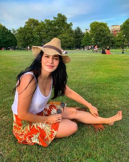 Shivaani Ghai feet photo 16
