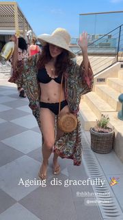Shivaani Ghai feet photo 11