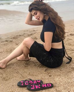 Shivaleeka Oberoi feet photo 11