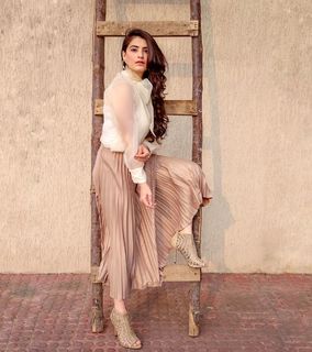 Shivaleeka Oberoi feet photo 10