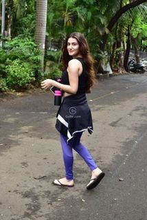 Shivaleeka Oberoi feet photo 9