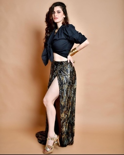 Shivaleeka Oberoi feet photo 5