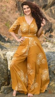 Shivaleeka Oberoi feet photo 15