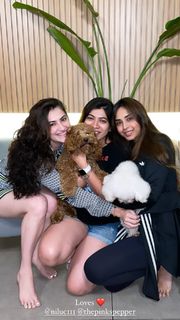 Shivaleeka Oberoi feet photo 8