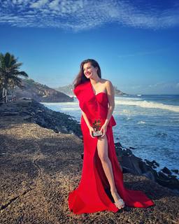 Shivaleeka Oberoi feet photo 2