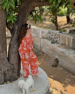 Shivaleeka Oberoi feet photo 15