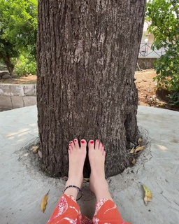Shivaleeka Oberoi feet photo 14