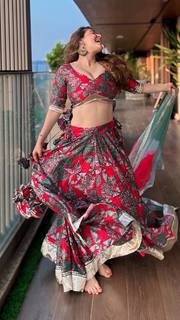 Shivaleeka Oberoi feet photo 8