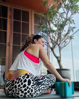 Shivaleeka Oberoi feet photo 5