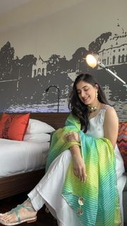 Shivaleeka Oberoi feet photo 19