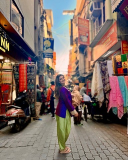 Shivaleeka Oberoi feet photo 11