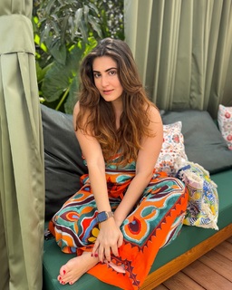 Shivaleeka Oberoi feet photo 2
