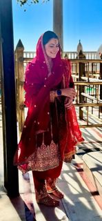 Shivaleeka Oberoi feet photo 17