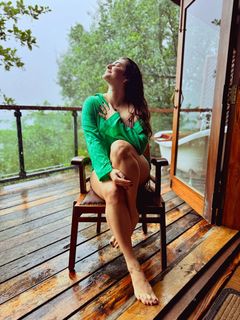 Shivaleeka Oberoi feet photo 12