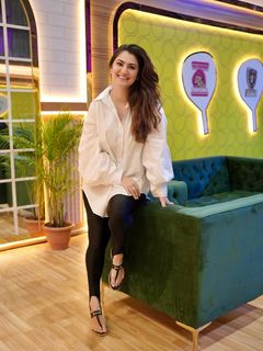 Shivaleeka Oberoi feet photo 2