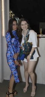 Shivaleeka Oberoi feet photo 11