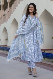 Shivangi Joshi feet photo 1