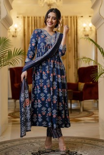 Shivangi Joshi feet photo 18