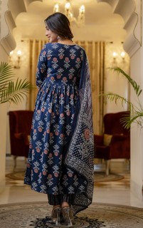 Shivangi Joshi feet photo 16