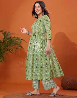 Shivangi Joshi feet photo 12