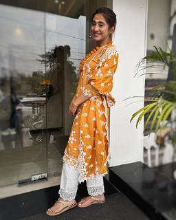Shivangi Joshi feet photo 6