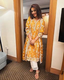 Shivangi Joshi feet photo 5