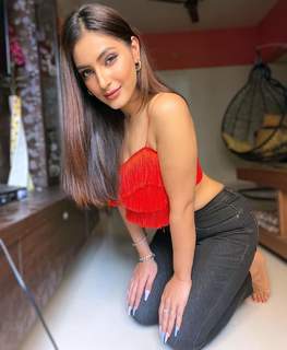 Shivangi Verma feet photo 14
