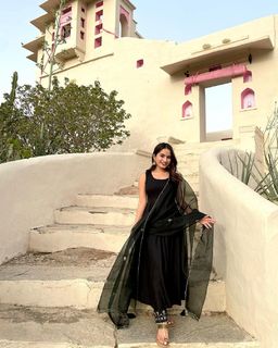 Shiwali Bhola feet photo 8