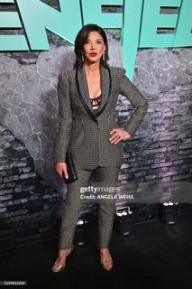 Shohreh Aghdashloo feet photo 14