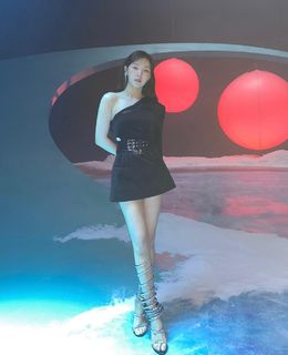 Shon Seung-wan feet photo 13