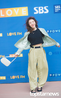 Shon Seung-wan feet photo 9