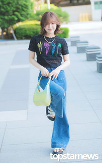 Shon Seung-wan feet photo 19