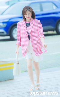 Shon Seung-wan feet photo 17