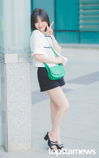 Shon Seung-wan feet photo 20