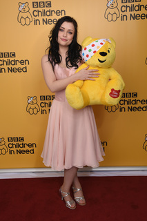 Shona McGarty feet photo thumbnail