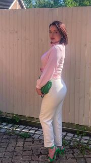 Shona McGarty feet photo thumbnail